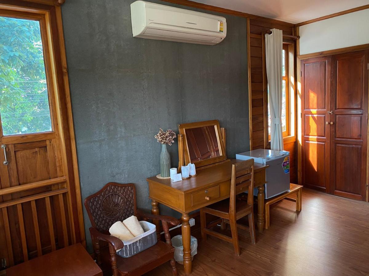 Tha Ma-O Bouteak Homestay - Self Check-In ラムパーン エクステリア 写真