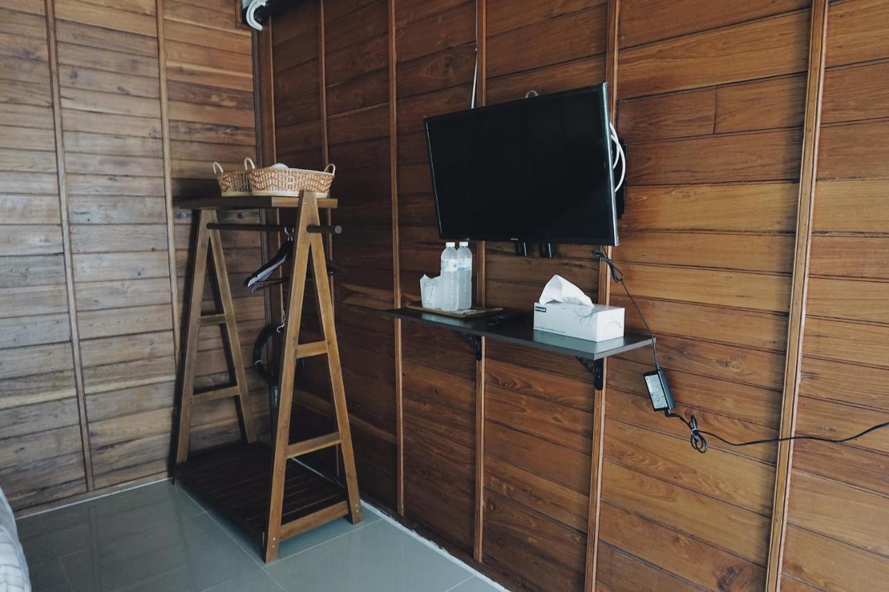 Tha Ma-O Bouteak Homestay - Self Check-In ラムパーン エクステリア 写真