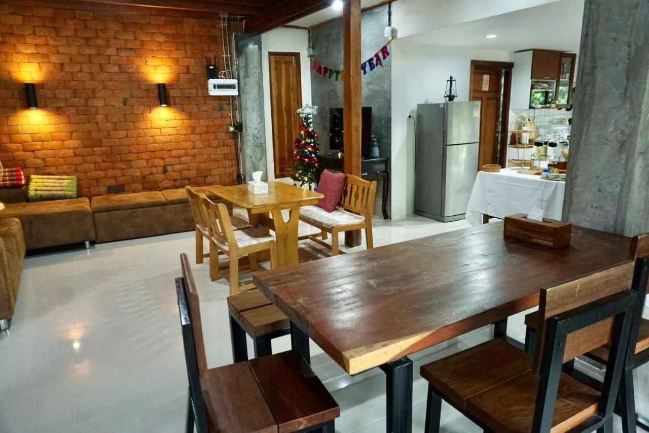 Tha Ma-O Bouteak Homestay - Self Check-In ラムパーン エクステリア 写真