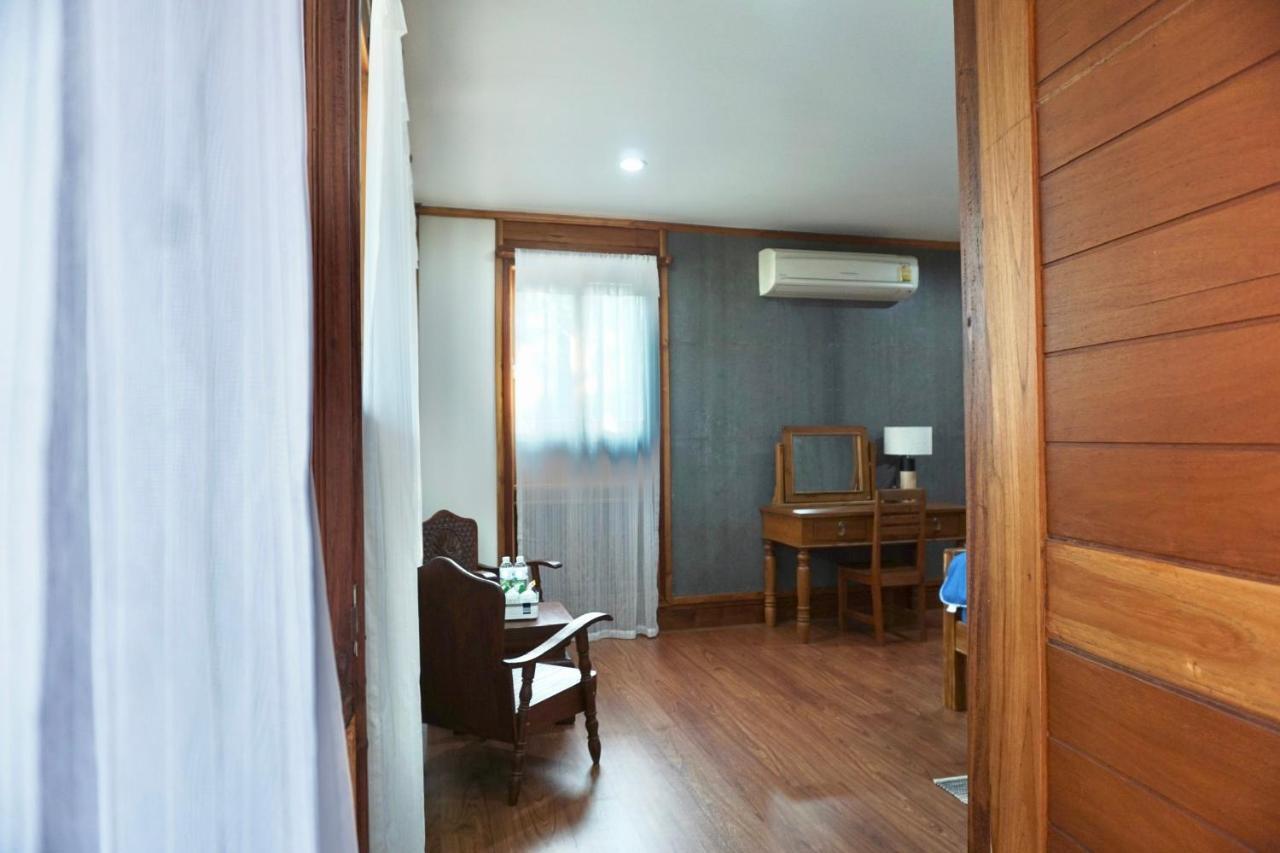 Tha Ma-O Bouteak Homestay - Self Check-In ラムパーン エクステリア 写真